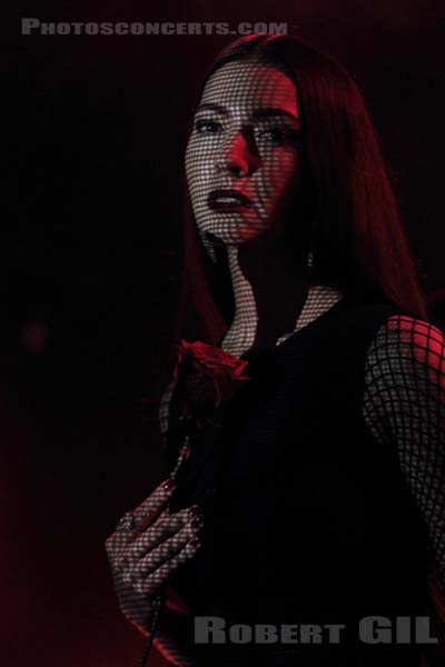 CHRYSTA BELL - 2018-04-18 - PARIS - La Maroquinerie - 